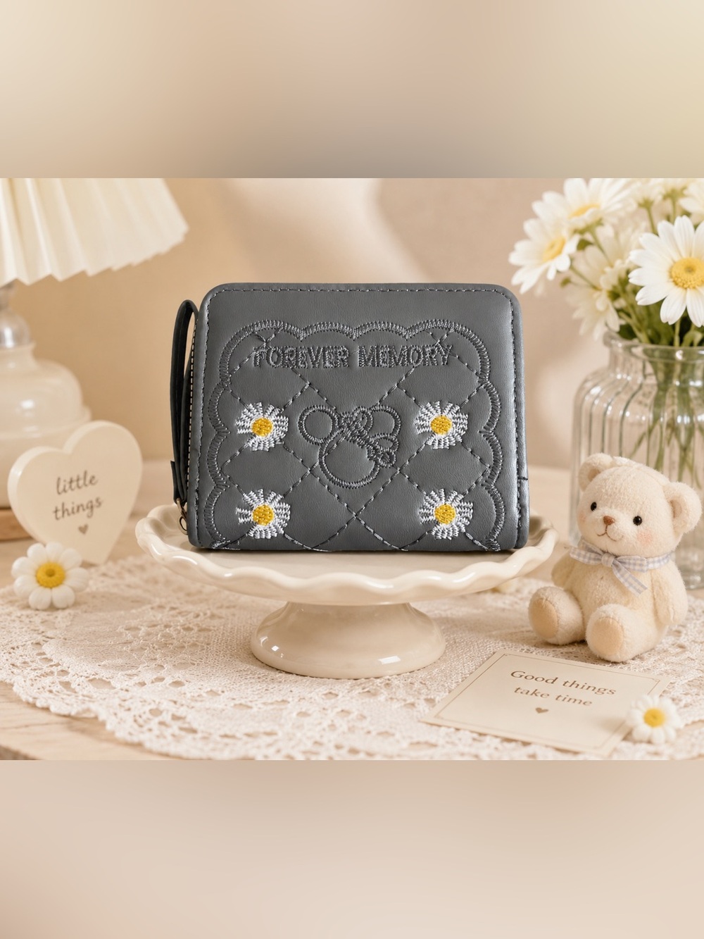 NWOT Forever Moments Gray Quilted Mini Wallet (Minnie Mouse & Daisy)